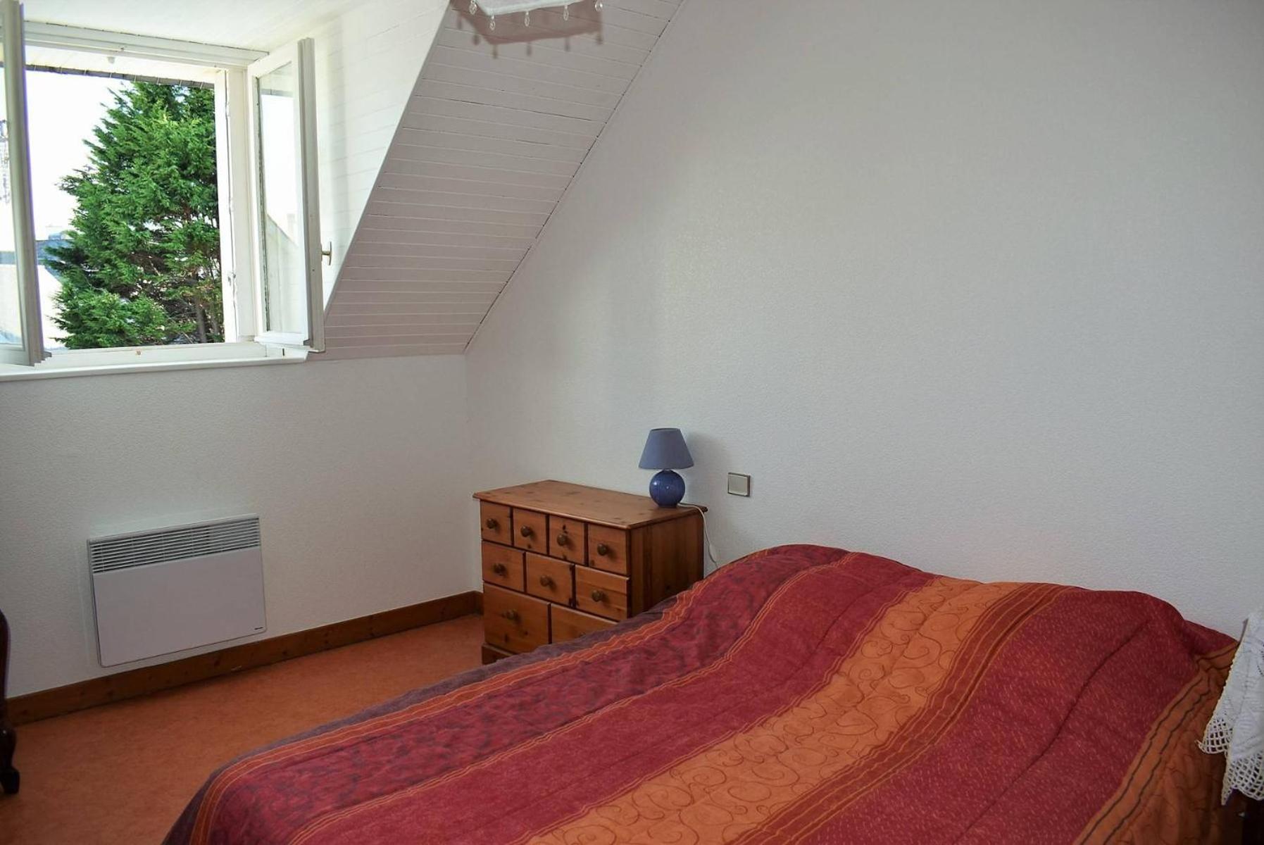 5 Pers Sur La A Ploumanac'h, Vue A - Ref 897 * Perros-Guirec